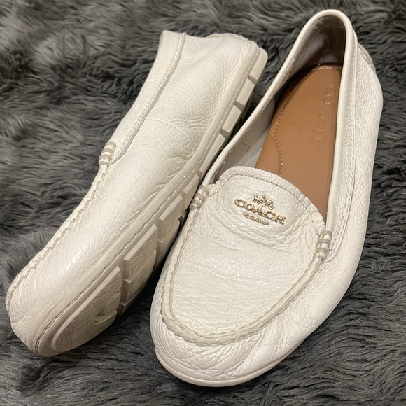 Coach loafers. Cream with gold accent. - Picture 4 of 4
